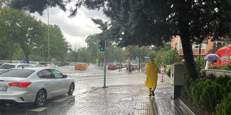 İ­z­m­i­r­ ­v­e­ ­A­n­k­a­r­a­ ­İ­ç­i­n­ ­K­u­v­v­e­t­l­i­ ­Y­a­ğ­ı­ş­ ­U­y­a­r­ı­s­ı­